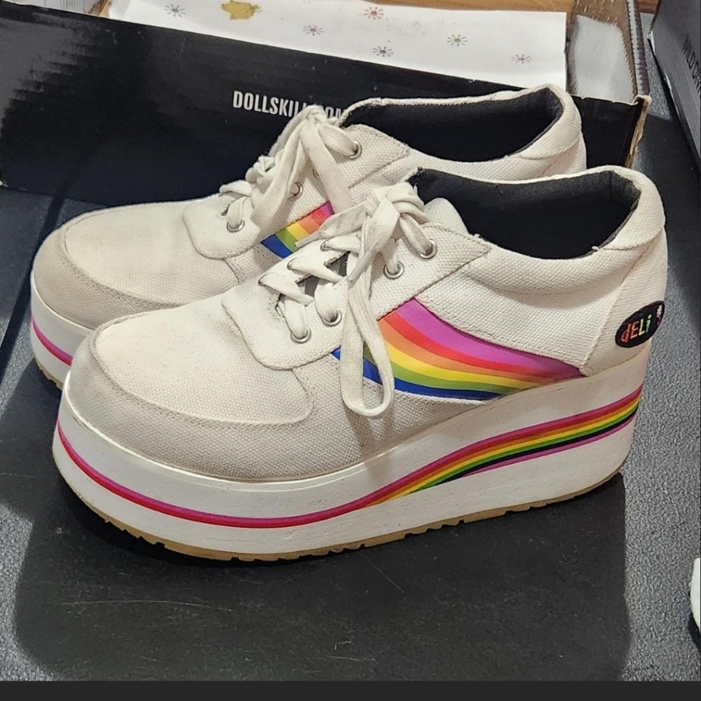 Platform Sneakers with rainbow stripes